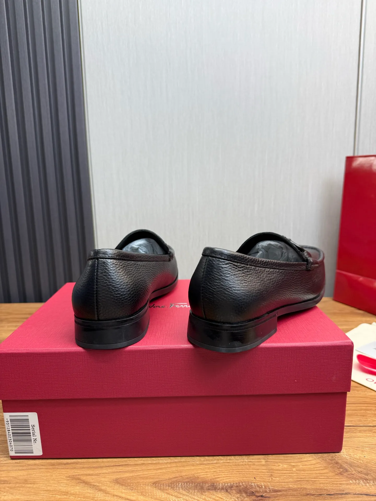 Men's shoes 💰760💰 Ferragamo. [Ferragamo] Men's Loaf leather shoes, the latest hot style, 1:1 original purchase quality, top quality, imported open-edge beaded cowhide leather on the upper, hand-made three-dimensional stitching highlights the round toe design, the inner feet are made of imported cowhide, with original wear-resistant rubber outsole, matching code 39-44, (38, 45 custom-made, non-refundable)